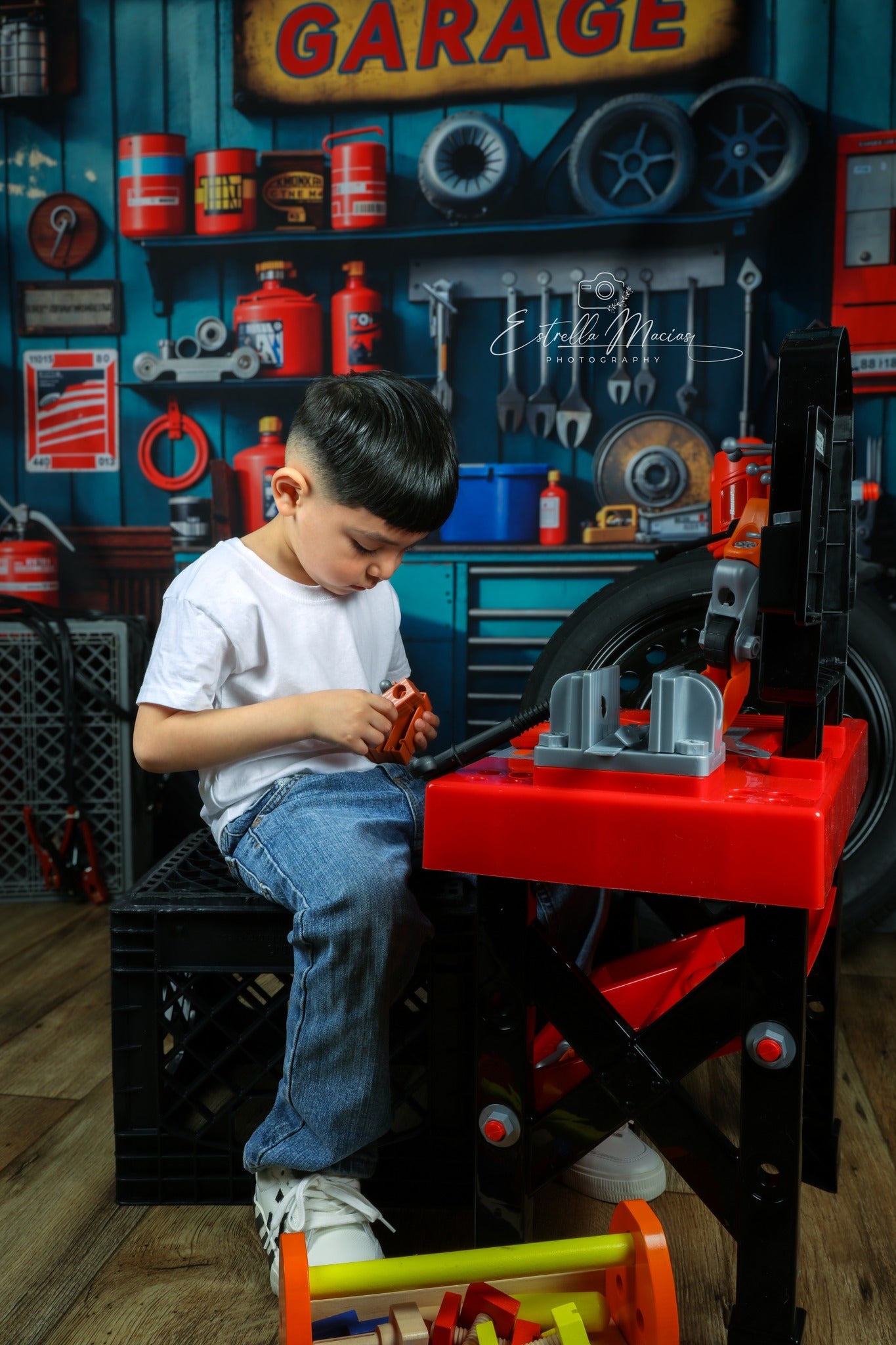 Kate Children/Boy Tool Holder Red Tanker Garage Backdrop Designed by Emetselch -UK