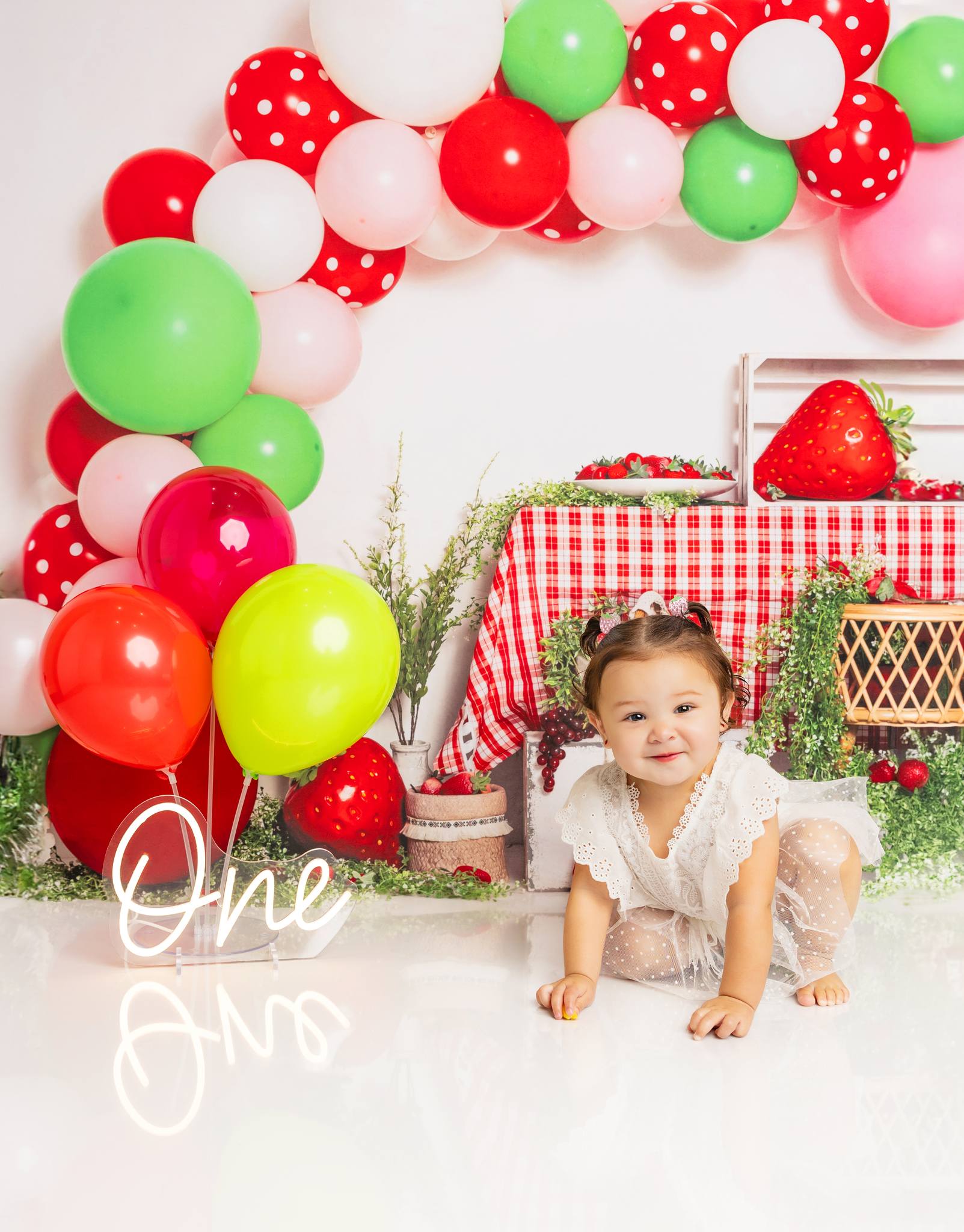 Kate Strawberry Balloons Cake Smash Backdrop Designed by Emetselch -UK