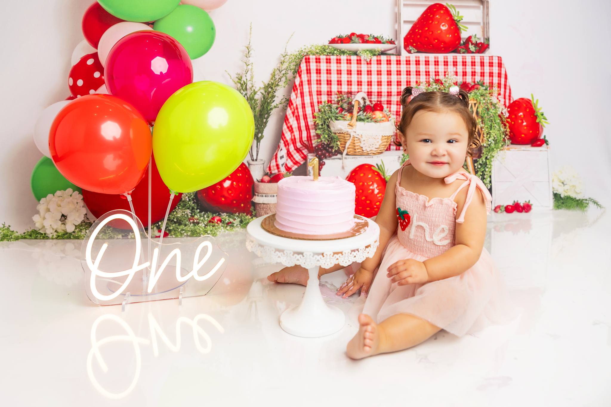 Kate Strawberry Balloons Cake Smash Backdrop Designed by Emetselch -UK