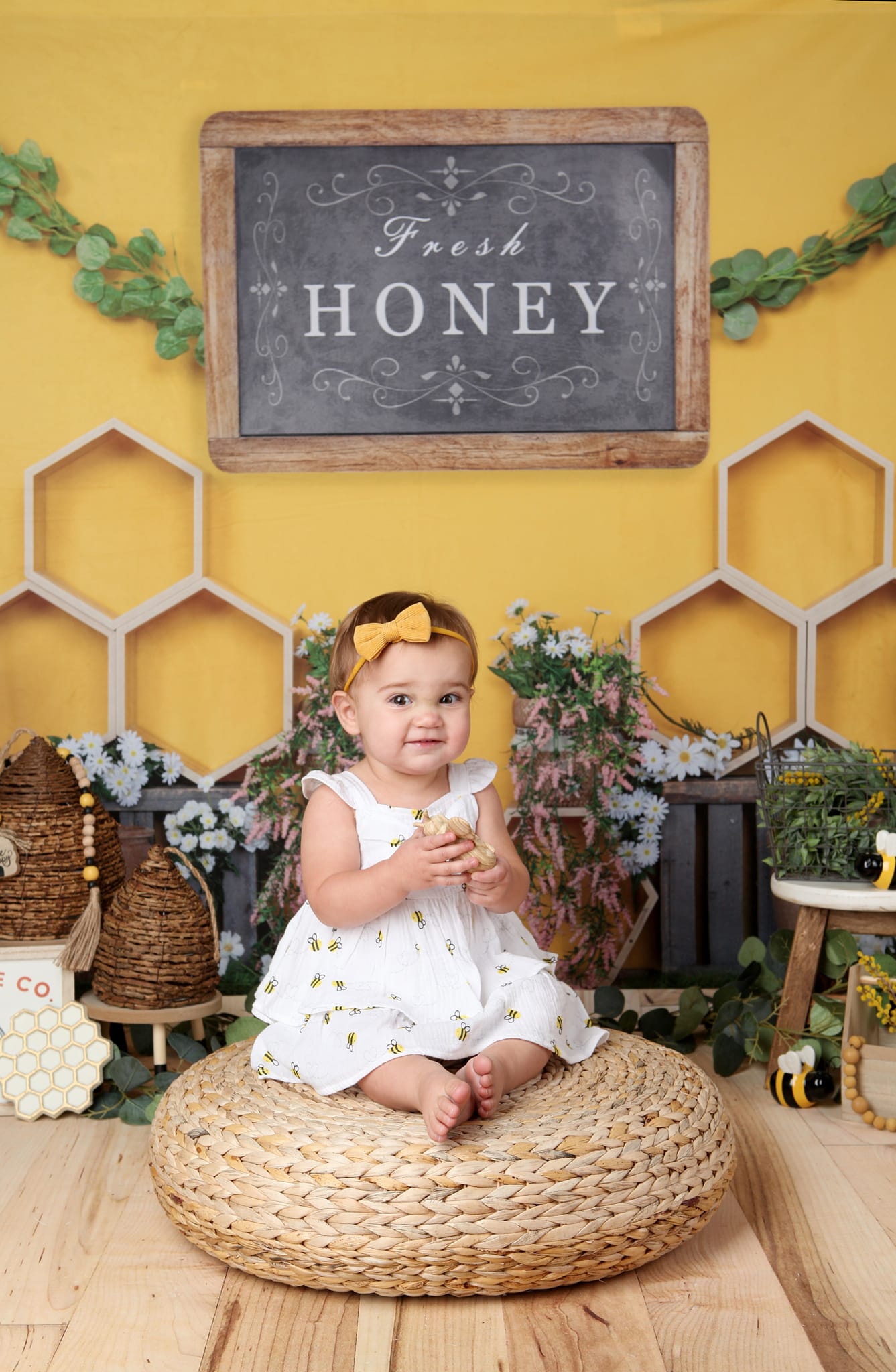 Kate Honeycomb Yellow Spring Backdrop Designed by Emetselch -UK