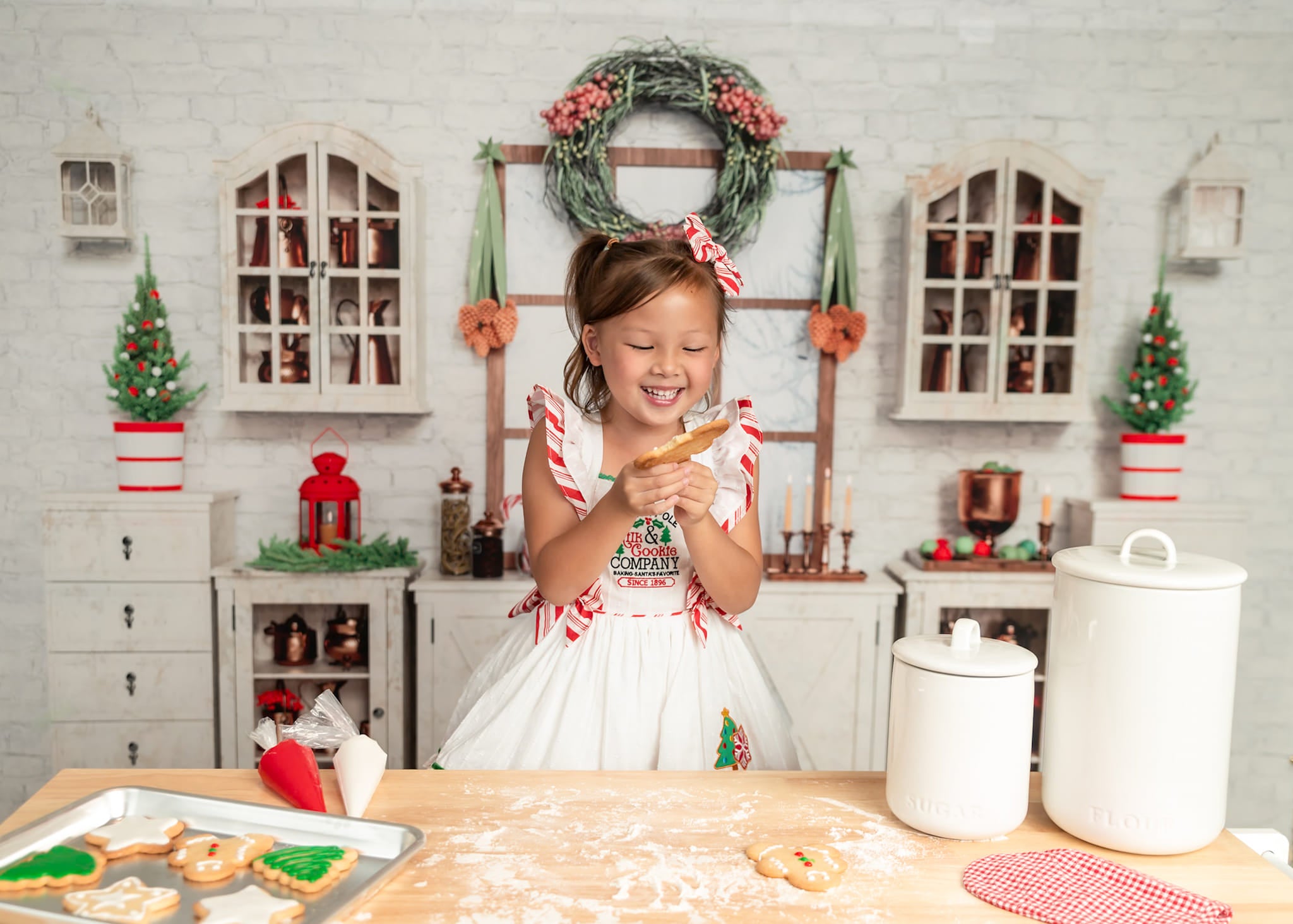 Kate Christmas White Cupboard Backdrop for Photography -UK