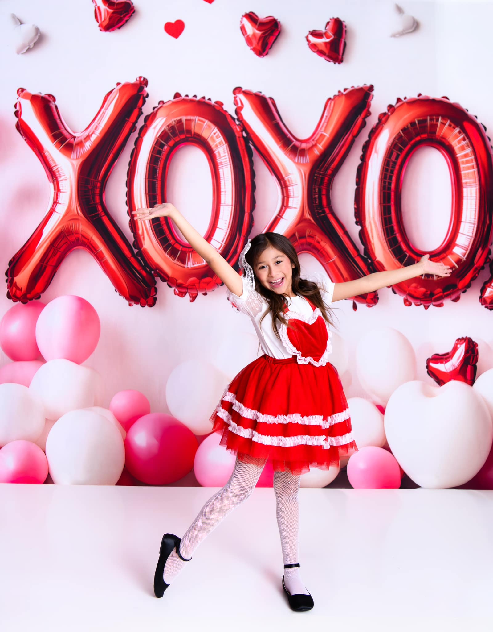 Kate Valentine's XOXO Balloons Backdrop Designed by Patty Robert -UK