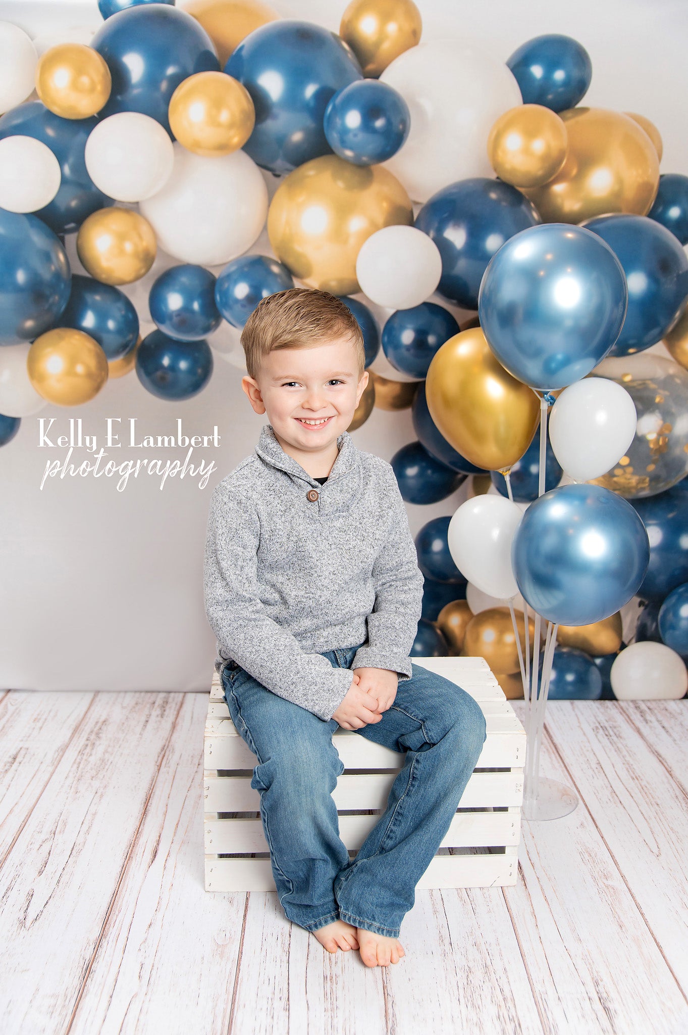 Kate Navy and Gold Balloon Garland Backdrop Designed by Mandy Ringe Photography -UK