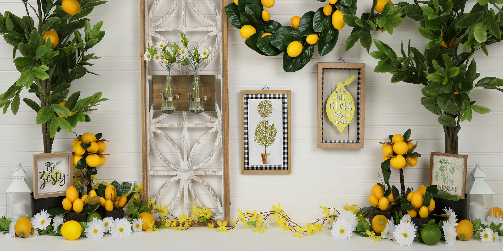 Kate Retro Wood Summer Daisies Lemon Backdrop -UK